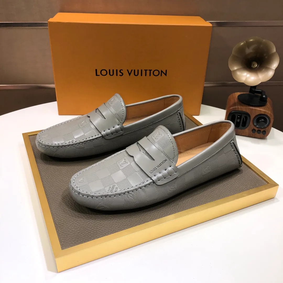 Men's men's shoes 💰420💰 [LV Doudou shoes] (water-dyed cowhide lining) new model is on the market, available on the official website. The new Doudou shoes are processed into single-color materials, and the uppers are made of imported cowhide material. The body of the shoe is fully hemmed with mark thread, and is lined with imported original cowhide leather. The elegant shoe shape is super suitable for all-matching, and the size is 38-44.